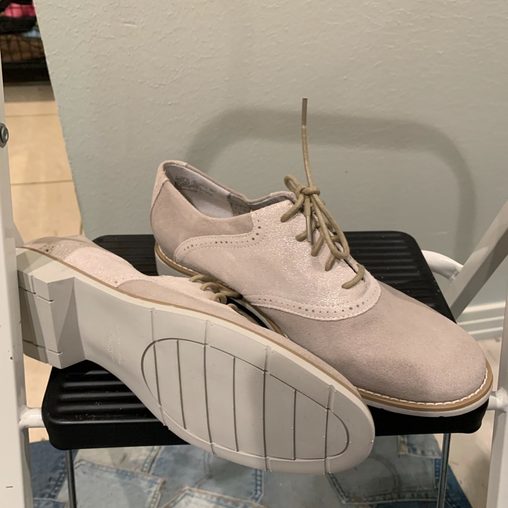 G.H. Bass, taupe, size 9M - Picture 2 of 2